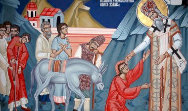 Свети Василије Острошки у знаку крста и свјетлости васкрсења