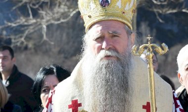 Епископ Јоаникије: Прослављајући Петровдан, ми прослављамо и држимо јединство са Светим апостолима!