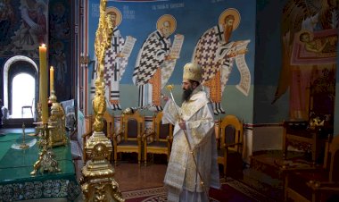 Владика Арсеније: Угледајмо се на веру светих Апостола!