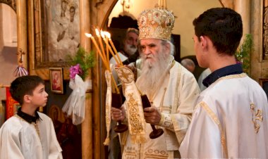 Митрополит Амфилохије: Пресвета Дјева је носила одежду бесмртности којом облачи људску природу и освећује човјека!