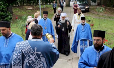 Патријарх Иринеј: Оваплоћење Сина Божијег је пројава неизмерне љубави Божије према људима!