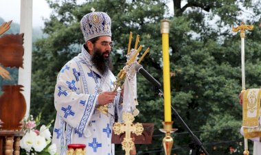 Епископ Арсеније: Бог није осветник већ Отац пун љубави!