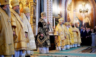 Патријарх Кирил одликовао старешину Српског подворја у Москви