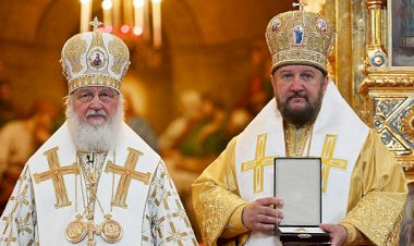 Патријарх Кирил уручио одликовање епископу Антонију