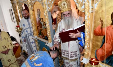 Άξιος! Достојан! - Митрополит Амфилохије произвео у протопрезвитера оца Слободана Лукића, пароха црмничког