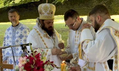 Епископ Херувим: Није довољно да дођемо на свету службу Божију и да посматрамо благољепије светога Богослужења!