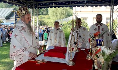 Епископ Фотије: Пресвета Богородица је нама пример смирења и предавања вољи Божјој!