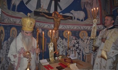 Митрополит Амфилохије: Сви смо призвани да будемо дјеца свјетлости Божије!