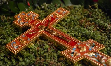 Емисија о богослужбеним особеностима празника Воздвижења Часног и Животворног Крста - Крстовдана