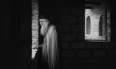 УЖИВО МОЛИТВА ПРЕ СПАВАЊА И РАЗГОВОР СА СВЕШТЕНИКОМ О ВЕРИ И ЖИВОТУ, 1.12.2020. у 21:30