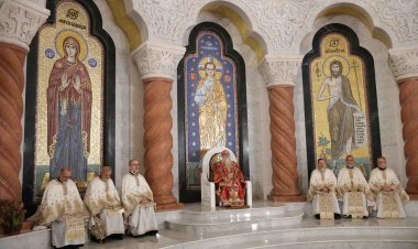 ПРЕНОСИМО: Празник Рождества Христовог прослављен широм Српске Православне Цркве (ПРЕГЛЕД)