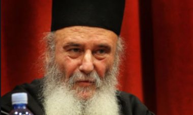 Архимандрит Василије Ивиронски: Прихватајући искушења као благослов