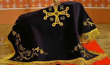 Катихета Бранислав Илић: Возглас„Светлост Христова просветљује свеˮ и древни чин дочекивања вечерње светлости