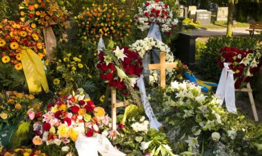 Патријарх Павле о томе шта значе венци на гробу и даће за упокојене