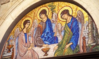 Ми православни, дакле, верујемо у три Бога?