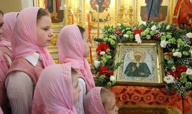 Одговор на вечиту оптужбу – православни се клањају иконама = идолима?