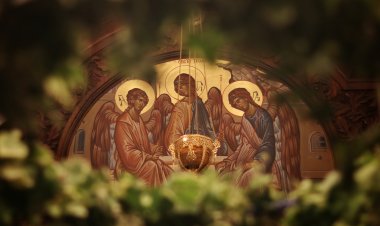 Човек на жртвеном олтару