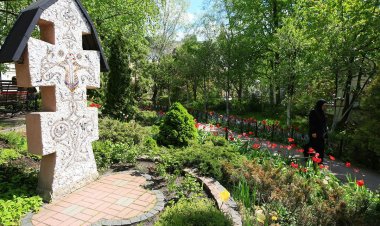 Владета Јеротић: У чему се православље битно разликује од западног хришћанства?