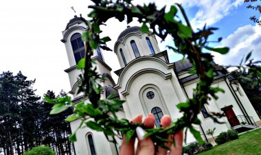 Како се правилно молити Светој Тројици?