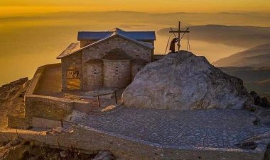 Епископ Фотије: Шта је истина?