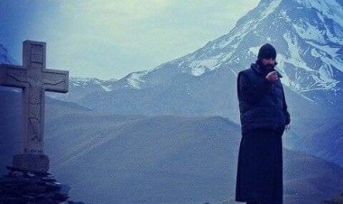 Ми верујемо у Бога а не у свештеника