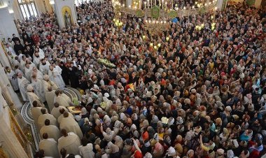 Христос обавља Литургију, а не свештеник