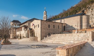 Црногорска црква и аутокефалност Српске православне цркве