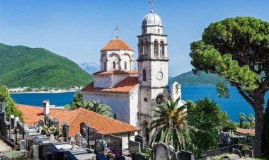 Свечани дочек Његове Светости Патријарха Порфирија у манастиру Савина (уживо)