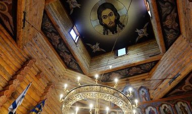 Узљубите Бога и узнесите хвалу Његовом имену