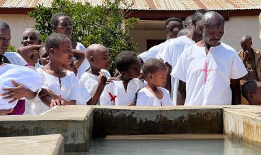 Групно крштење у Танзанији