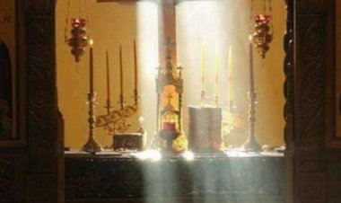 Не видим проблем да запалим свећу пред иконом за некрштеног