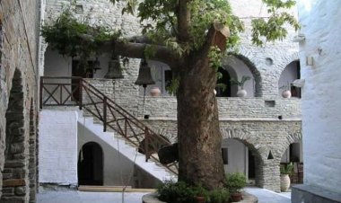 Отац Александар Јовановић - Црква и девијантни типови побожности