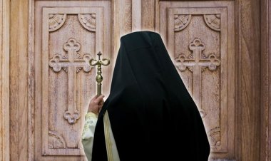 Само по себи монашко и свештеничко одело човека не мења