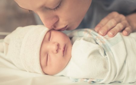 Некад су се бебе повијале, па је то трајало, а онај ко то ради с бебом би разговарао...