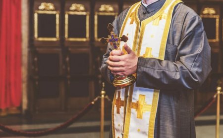 О свештенству и путу непрестаног давања