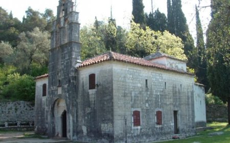 Најава: Дијалошка трибина “Чућете гласове о ратовима…”