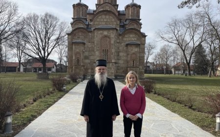 Посланица Европског парламента Виола фон Крамон у посети манастиру Грачаница