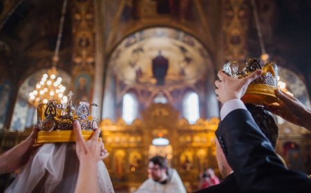 Брак је „велика тајна“ која почиње у Цркви и одржава се Светом Литургијом и црквеним тајнама