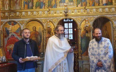 Старешина новосадске Саборне Цркве Велимир Врућинић предводио литургијско сабрање у Момишићима