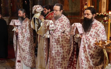 Света Литургија - централно место нашега живота