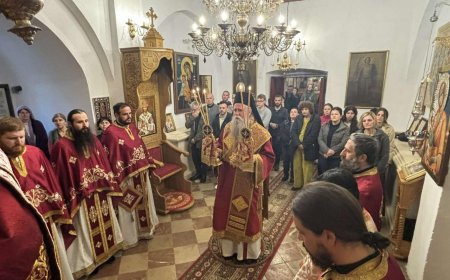 Митрополит Јоаникије на Велики четвртак у Цетињском манастиру: Љубав Божија је савршена љубав