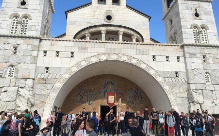 Ходочашће између туризма и духовности