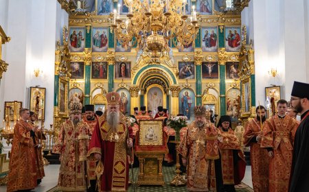 Митрополит Јоаникије са архијерејима Руске цркве богослужио у Ниловој испосници