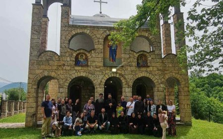 Литургијско сабрање у храму Свете Тројице у мјесту Виницка код Берана
