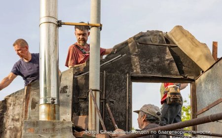 Добровољаци РПЦ ангажовани на поправци домова у Донбасу