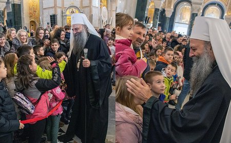Патријарх Порфирије позива на одбрану права на вјерску наставу у Србији