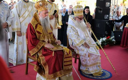 Митрополити Јоаникије и Хризостом поводом празника Светих свештеномученика дабробосанских богослужили у цркви Светог Василија Острошког у Источном Сарајев