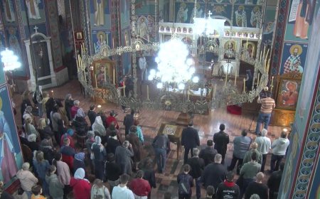 Може ли се седети за време богослужења?