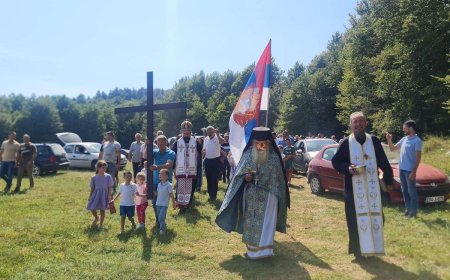 Освештано земљиште и постављен крст за нови храм у мјесту Попов до, у Бијелој гори