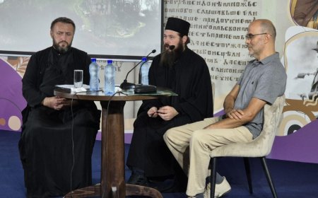 Трг од ћирилице: 800 година манастира Врањина